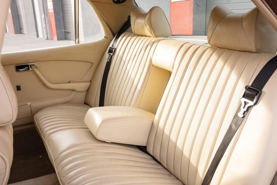 Интерьер Mercedes-Benz 450 SEL 6.9 (W116) 1979 года  (фото 8 из 36)